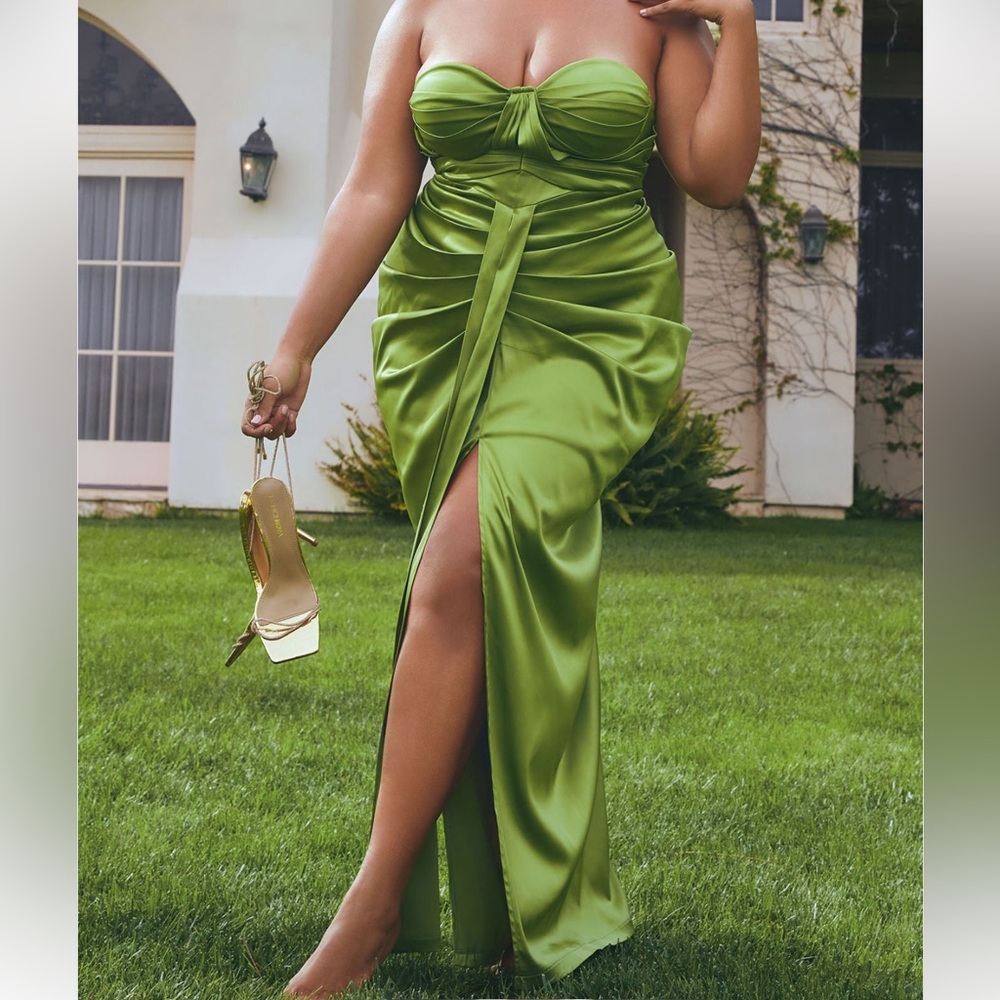 Fashion Nova Strapless Satin Gown in Vibrant Green